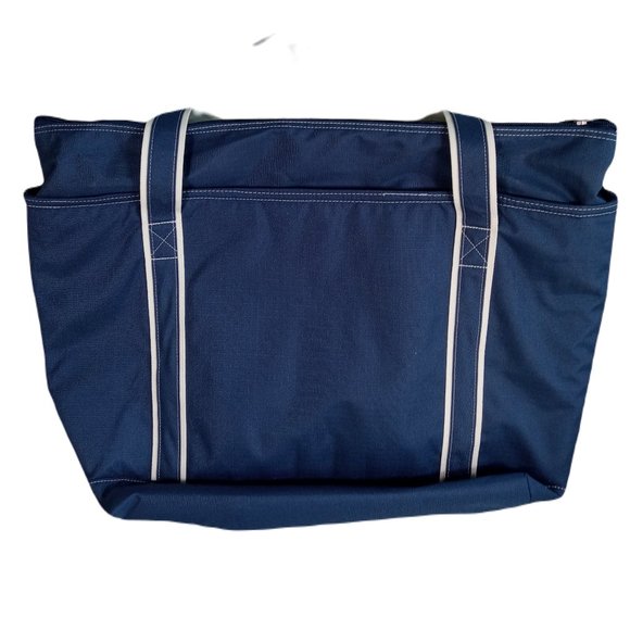 Eddie Bauer Friday Tote Insulated Picnic Bag with Plates & utensils NEW - Picture 2 of 5